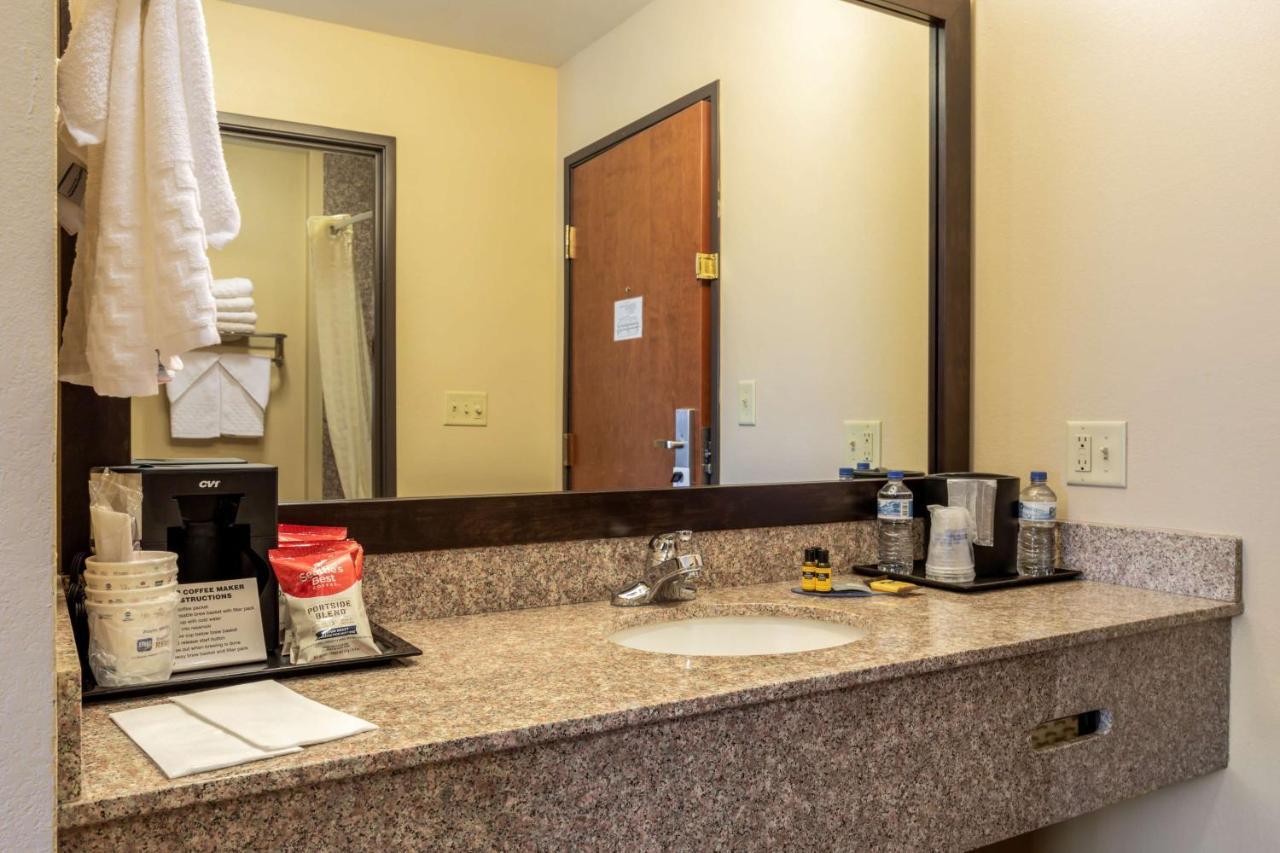 Best Western Plus Red River Inn Clarendon Esterno foto