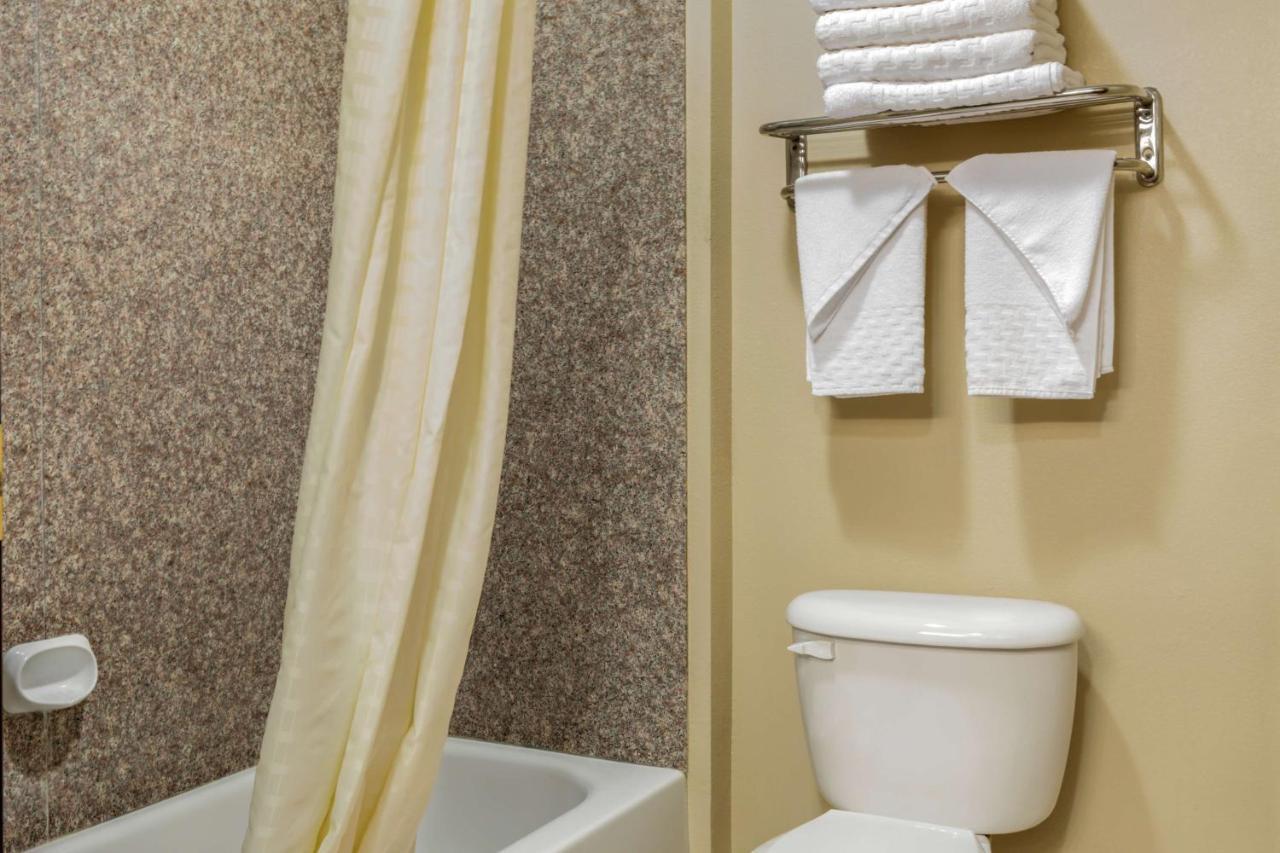 Best Western Plus Red River Inn Clarendon Esterno foto