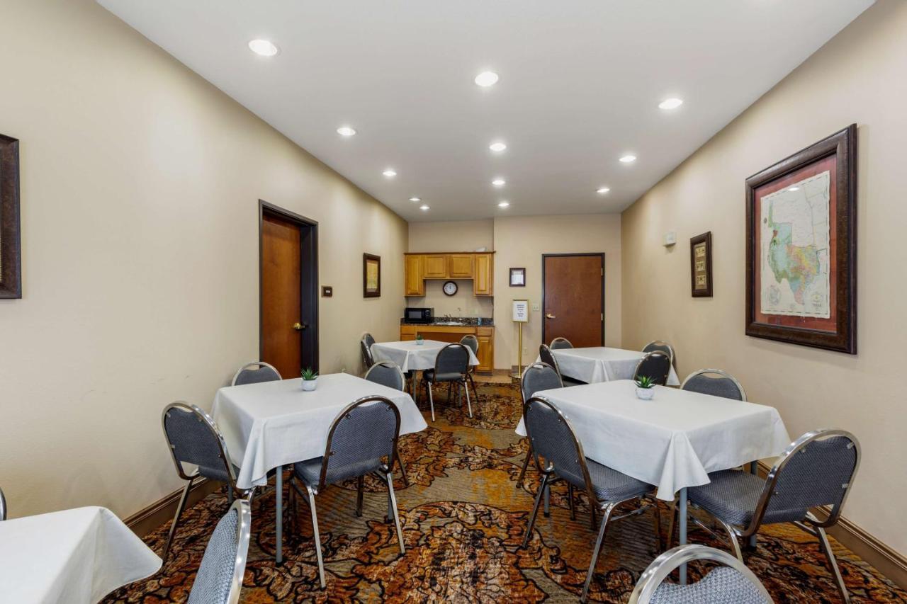 Best Western Plus Red River Inn Clarendon Esterno foto