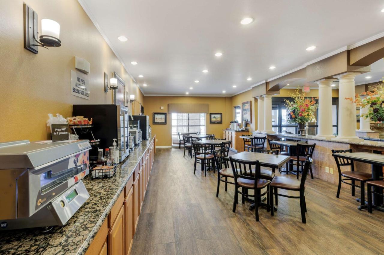 Best Western Plus Red River Inn Clarendon Esterno foto