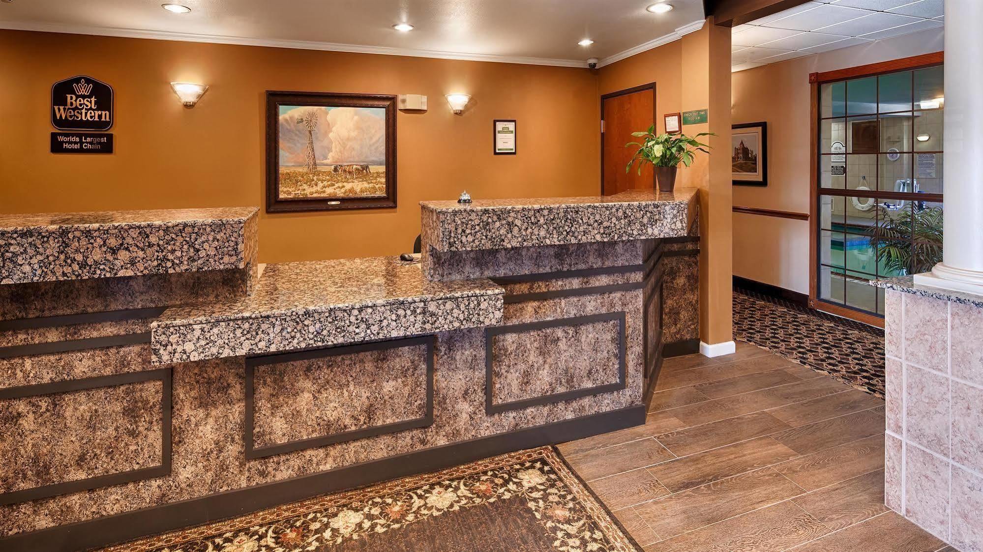 Best Western Plus Red River Inn Clarendon Esterno foto
